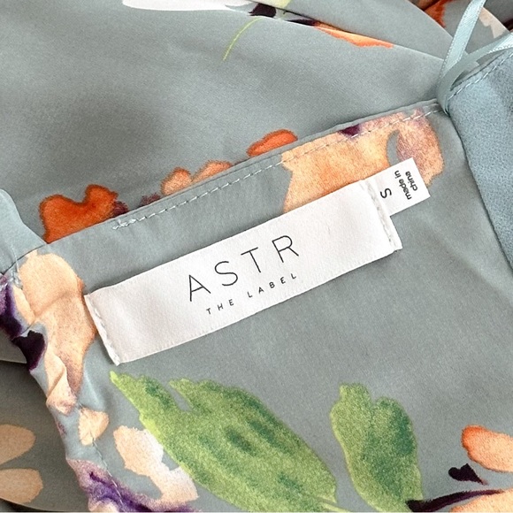ASTR Sandrine Floral Halter Dress in Sage Orange Floral - Picture 15 of 16